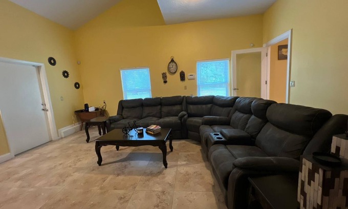 Pinellas Point House | Cozy country feel in the city