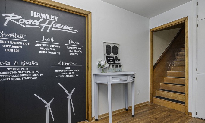 Ludington Other | Cozy Country Getaway for Large Groups