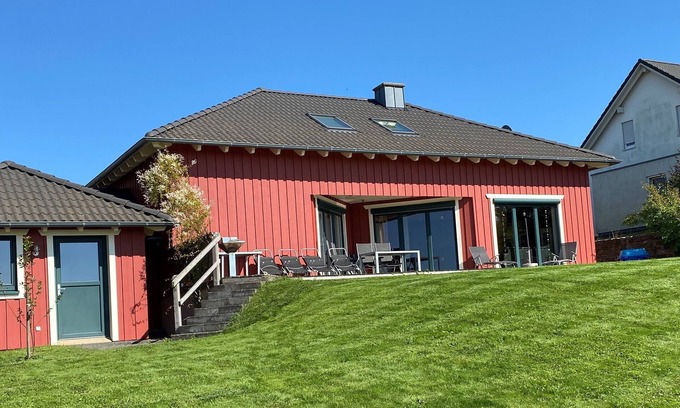 Irmenach House | Cozy country house "Roter Milan" with fantastic views
