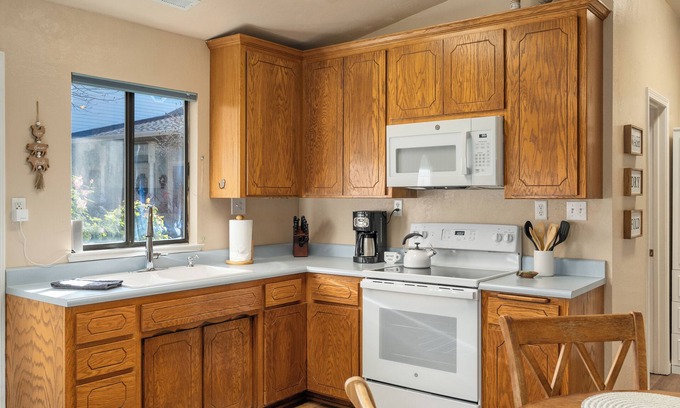 Butte County Apartment | Cozy Country Studio. 5 minute drive from Chico!