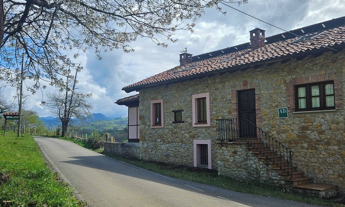 Vallobal House | Cozy Countryside Escape: Stay at La Bolera I