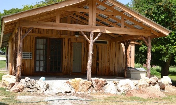 New Braunfels Cabin | Cozy Couples Cabin New Braunfels, on Lake Dunlap