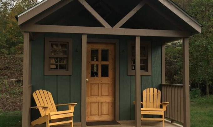 Frank Cabin | Cozy Couples Cabin w/Mountain Views