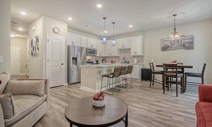 North Charleston House | Cozy Cove 15 Min from Downtown