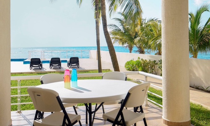Zona Hotelera Norte Condo | Cozy Cozumel Condo W/Pool & Ocean Access!