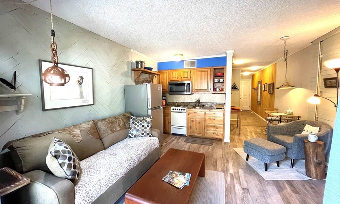 Ruidoso Condo | Cozy Creek Condo Summ