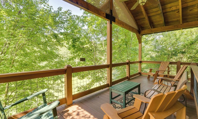 Hayesville Cabin | Cozy Creekside Cabin w/Fire Pit & Views!