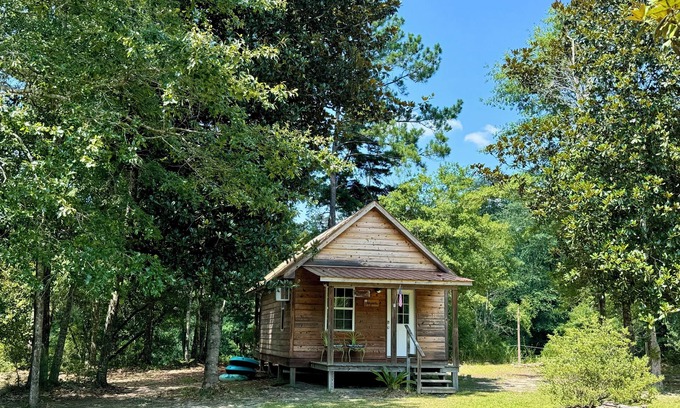 Perkinston Cabin | Cozy Creekside Cabin Retreat on the creek with 2 beautiful sandbars!