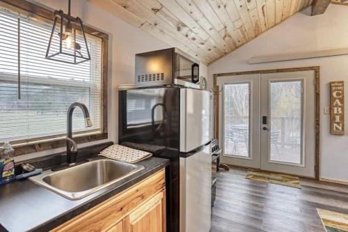 Keystone House | Cozy Creekside Retreat