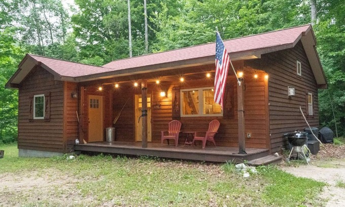 Mancelona Cabin | Cozy custom cabin with high-end amenities. 75% of our renters are return guests!