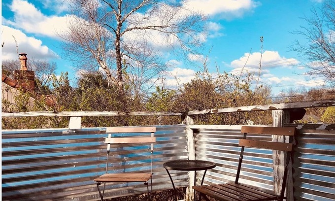 Inglewood Apartment | Cozy-Cute-Very Safe one bedroom ￼Treetop apt in East Nashville