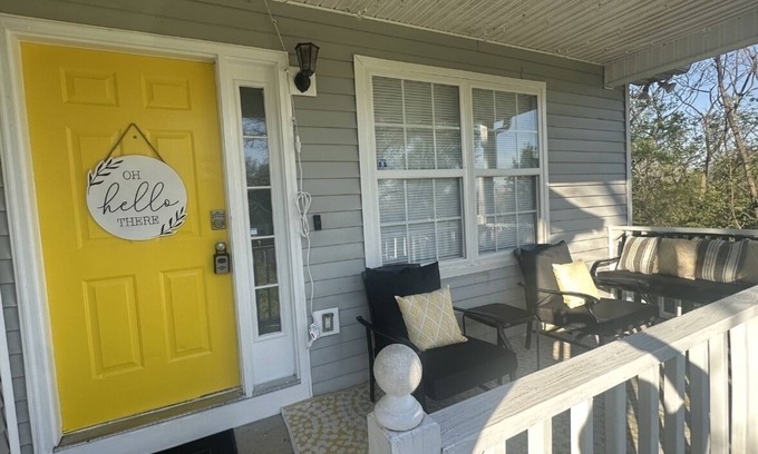 Nashville House | Cozy & Cute w/view.
