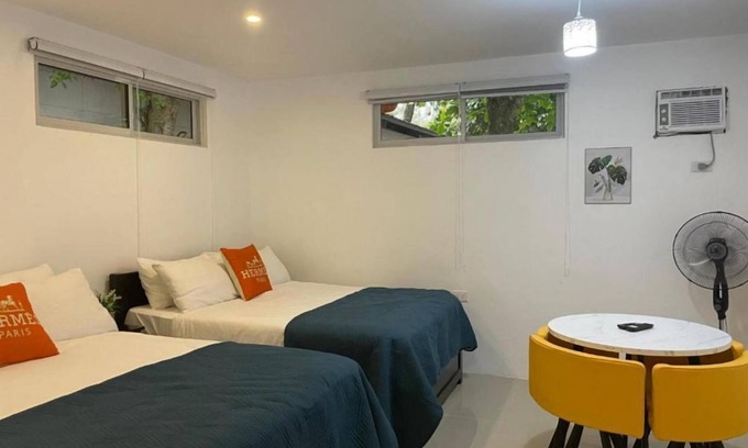 Sipalay Hotel | Cozy Deluxe Suite in Lopez Beach Resort