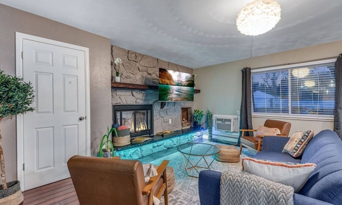 Berkley Condo | Cozy Denver Stay | Grill + Patio | Sloan’s Lake| Firepit