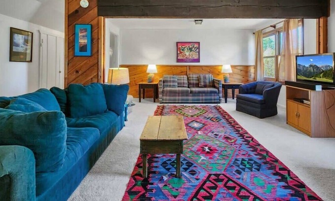 Summit Cove Condo | Cozy Dillon Mountain Apartment: Deck and Fire Pit