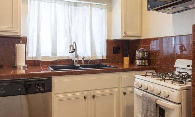City Heights House | Cozy, dog-friendly home in center of San Diego