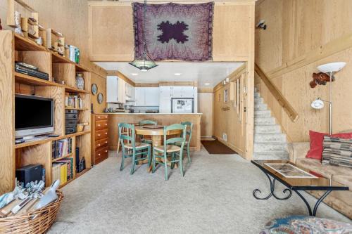 Bear Valley Apartment | Cozy Dog Friendly Studio with Loft - Creekside #87