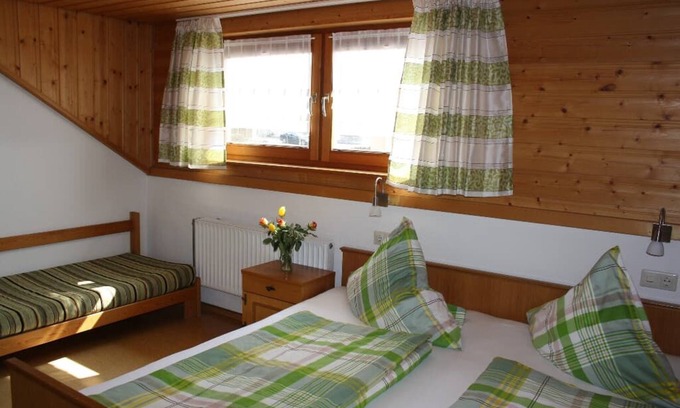 Eging am See Apartment | Cozy double room (17sqm) with separate kitchen