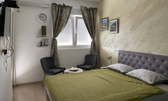 Podgorica Ski Chalet | cozy double room with balcony/very central