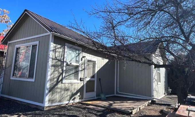 Montrose House | Cozy downtown bungalow minutes from Black Canyon