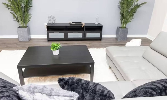 Mile Square Apartment | Cozy Downtown Gem