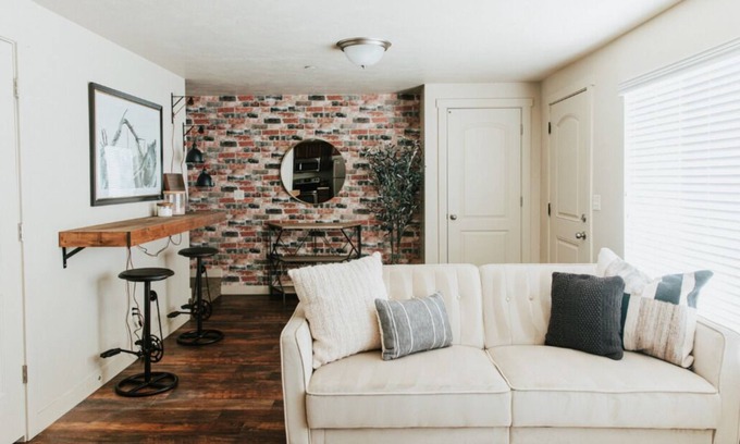 Franklin House | Cozy Downtown Provo Suite near Front Runner, LDS City Center Temple, Conf Center