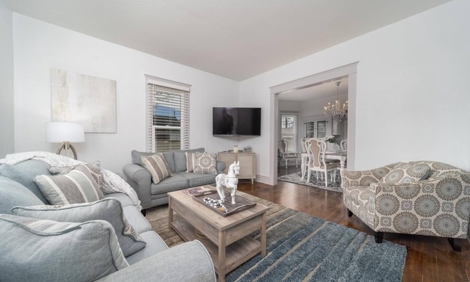 Grand Junction House | Cozy downtown retreat (pet friendly!)