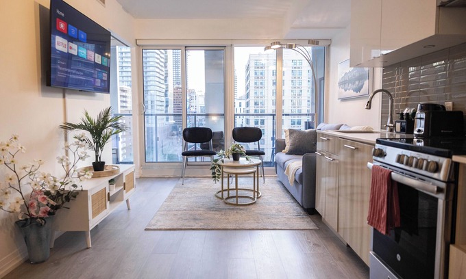 Garden District Condo | Cozy Downtown Suite: Steps from Eaton Center