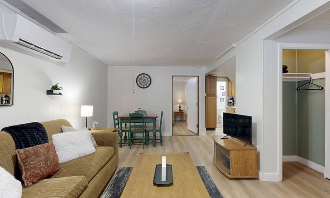 Ludlow House | Cozy duplex, first floor unit w/kitchen, shared fire pit, lake access, wifi, TV