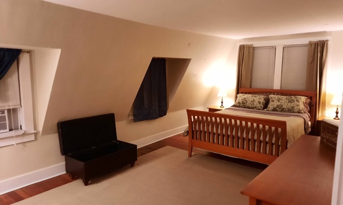 Guild House | Cozy Duplex in the Lake Sunapee Region