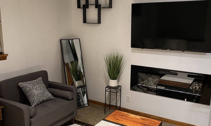 Akron House | Cozy Duplex less than 10 min from Downtown Akron, near many local attractions.