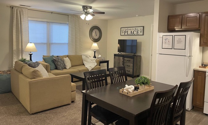 Washington Condo | Cozy East Side Condo in Washington close to City Park and Hospital