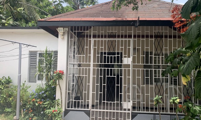 Spanish Town House | Cozy Entire home in Spanish Town