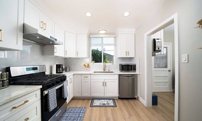 Buena Park House | Cozy Entire Home - Your Perfect California Getaway