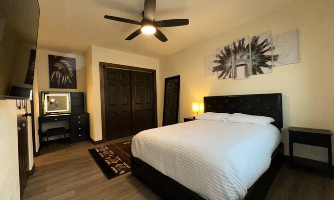University Heights Apartment | Cozy Escape 1BD UNM Recently Renovated & Walkable!