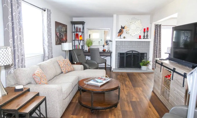 Madison House | Cozy Escape- 2 Bd 15 Min From Downtown Nashville!