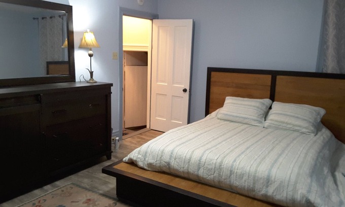 Marshall-Shadeland House | Cozy escape close to downtown, stadiums & parks