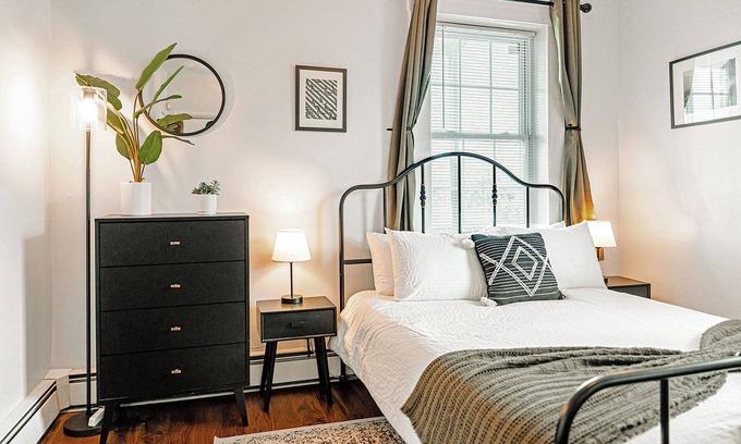 Mill River Apartment | Cozy Escape - Wooster Square