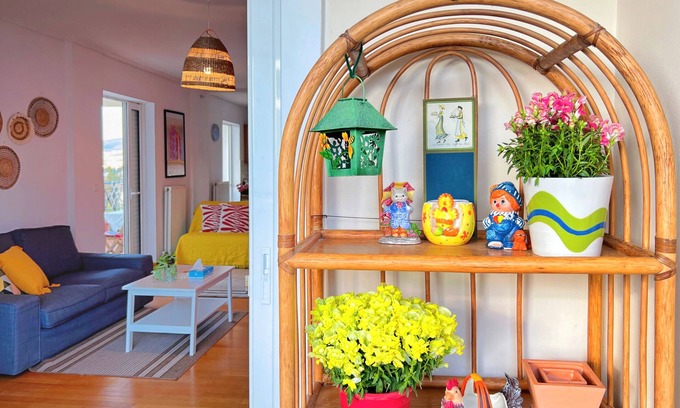 Agia Paraskevi Apartment | Cozy fairytal garden apartment, Family Friendly, Free Parking, 15 Min to Airport