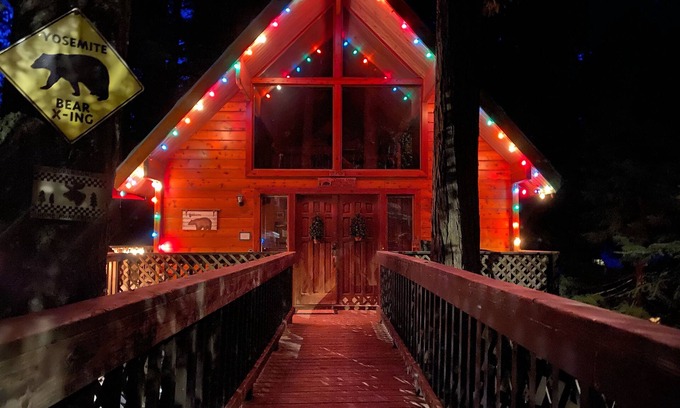 Fish Camp Cabin | Cozy Family Cabin Near Yosemite