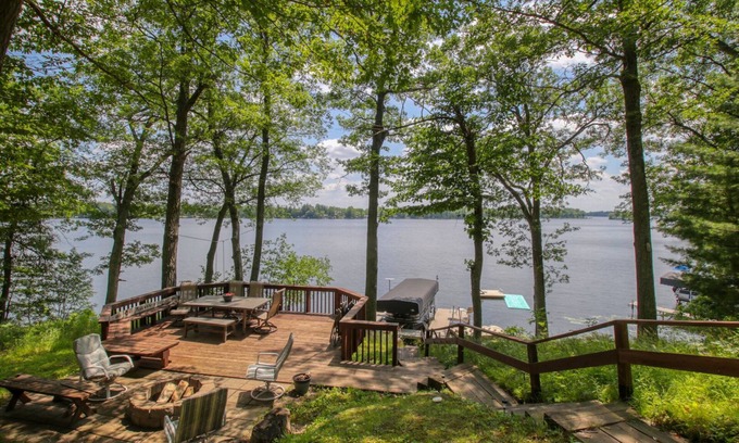 Chetek Cabin | Cozy Family Cabin with beautiful lake view!