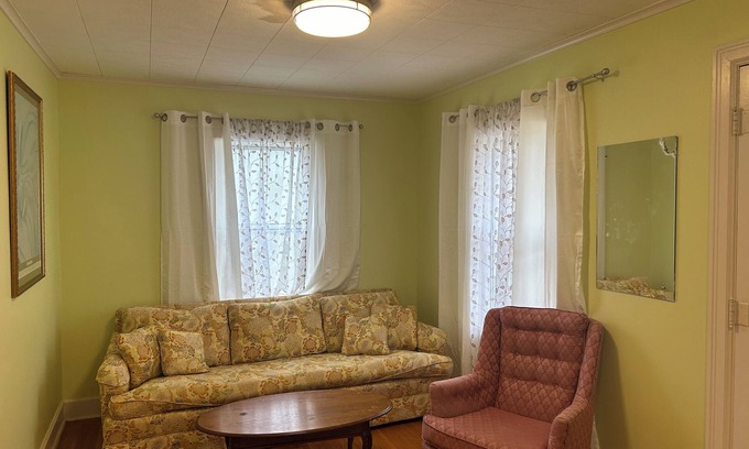 Sand Springs House | Cozy family friendly bungalow in sand springs