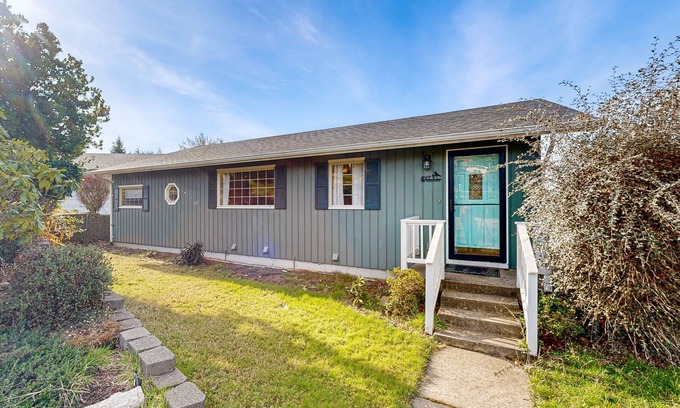 Reedsport House | Cozy family-friendly home with game room, valley views, private hot tub, grill