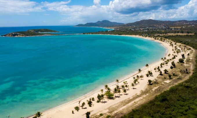 Esperanza RV Rental | Cozy Family Fruit Farm - 2 Tents 10 Ft. Stay Nature Campsite, Vieques with WiFi