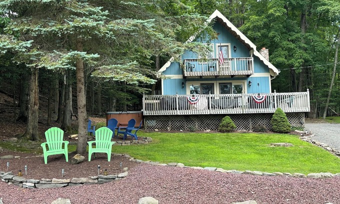 Greentown House | Cozy Family Getaway - Lake House (3 BR, 2 BA) on Lake Wallenpaupack