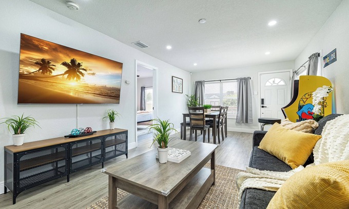 Bearss Plaza House | Cozy Family Haven with Arcade