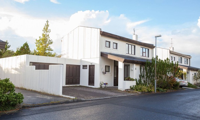 Laugardalur House | Cozy family home in Central Reykjavik - Quiet residential area - Child friendly