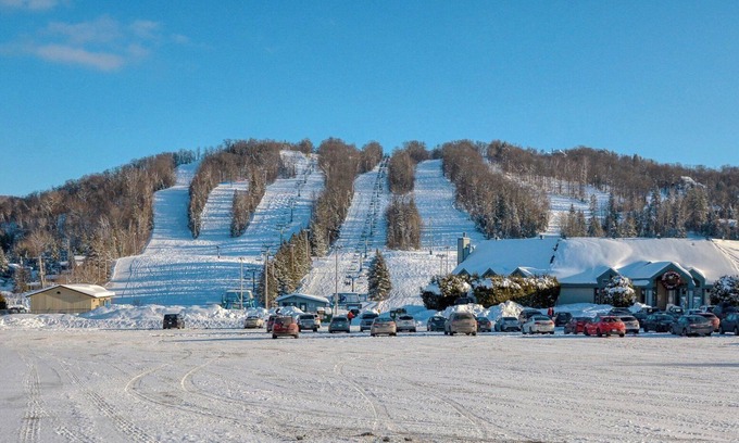 Saint-Sauveur House | cozy family house for rent on the ski mountain