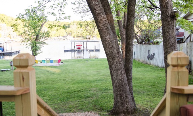 Sunrise Beach House | Cozy Family Lake Cabin-Autumn Enthusiasts and Golf Groups - Book Now