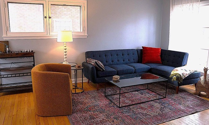 Milwaukee House | Cozy family & pet friendly Shorewood townhome near Bike Trail, Beach & downtown